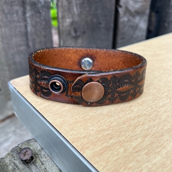 Handcrafted Tooled Leather Cuff Bracelet With Shotgun Shell Centerpiece - Picture 2 of 14